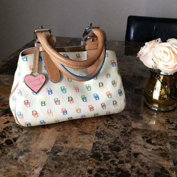 Dooney & Bourke Handbags - Dooney & Bourke hand bag